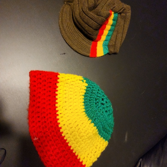 Women's top and hat combo - Picture 11 of 13